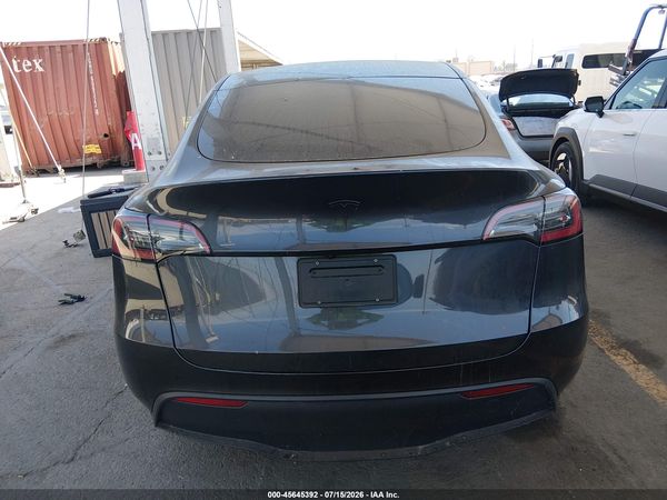 2025 TESLA MODEL Y