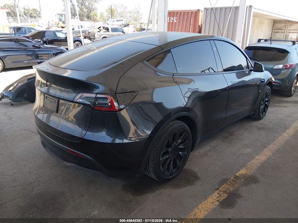 2025 TESLA MODEL Y