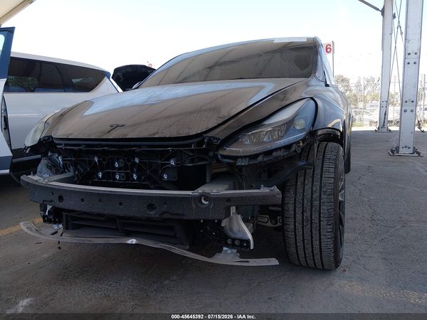 2025 TESLA MODEL Y