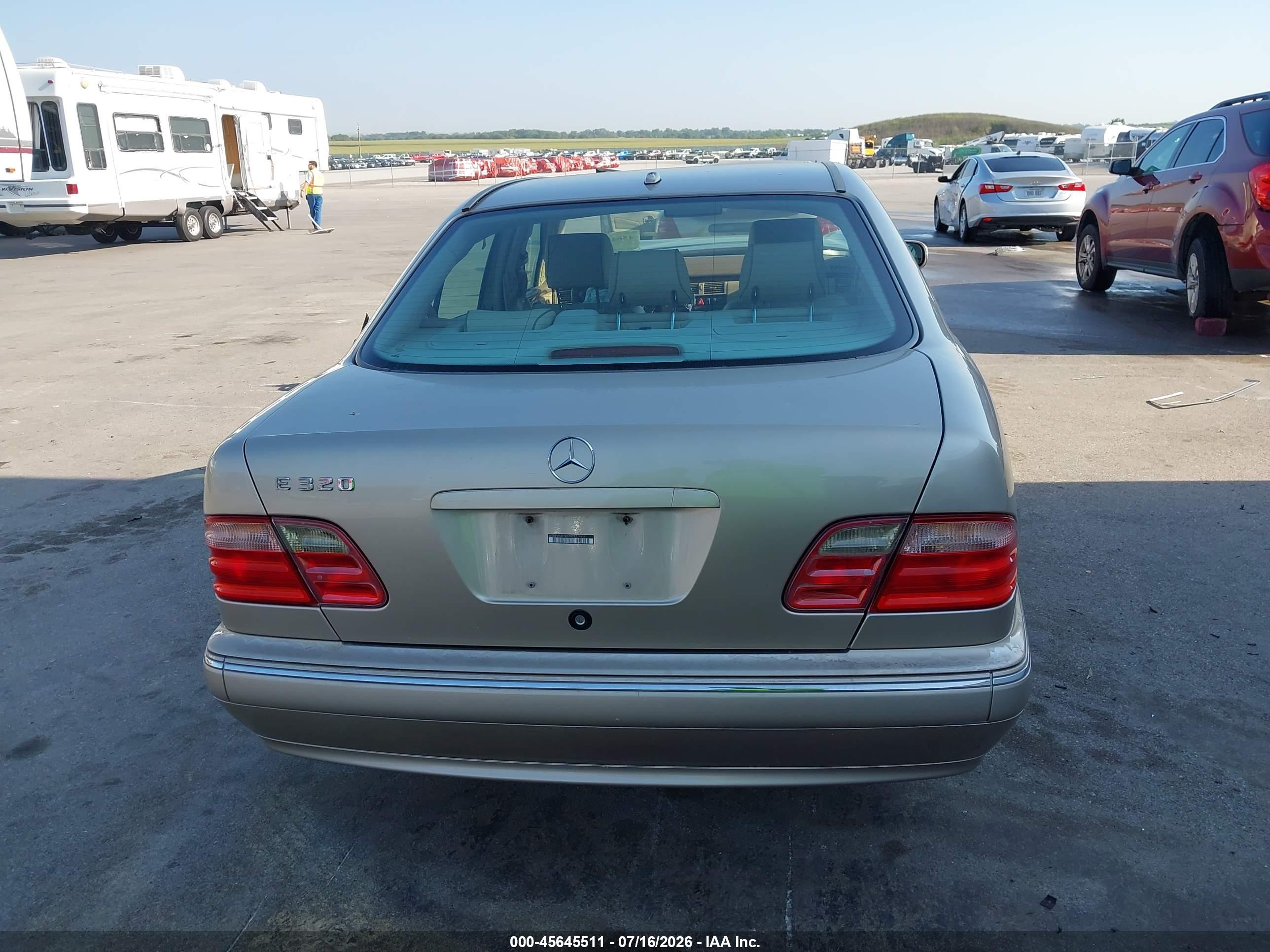 2000 MERCEDES-BENZ E 320 E320