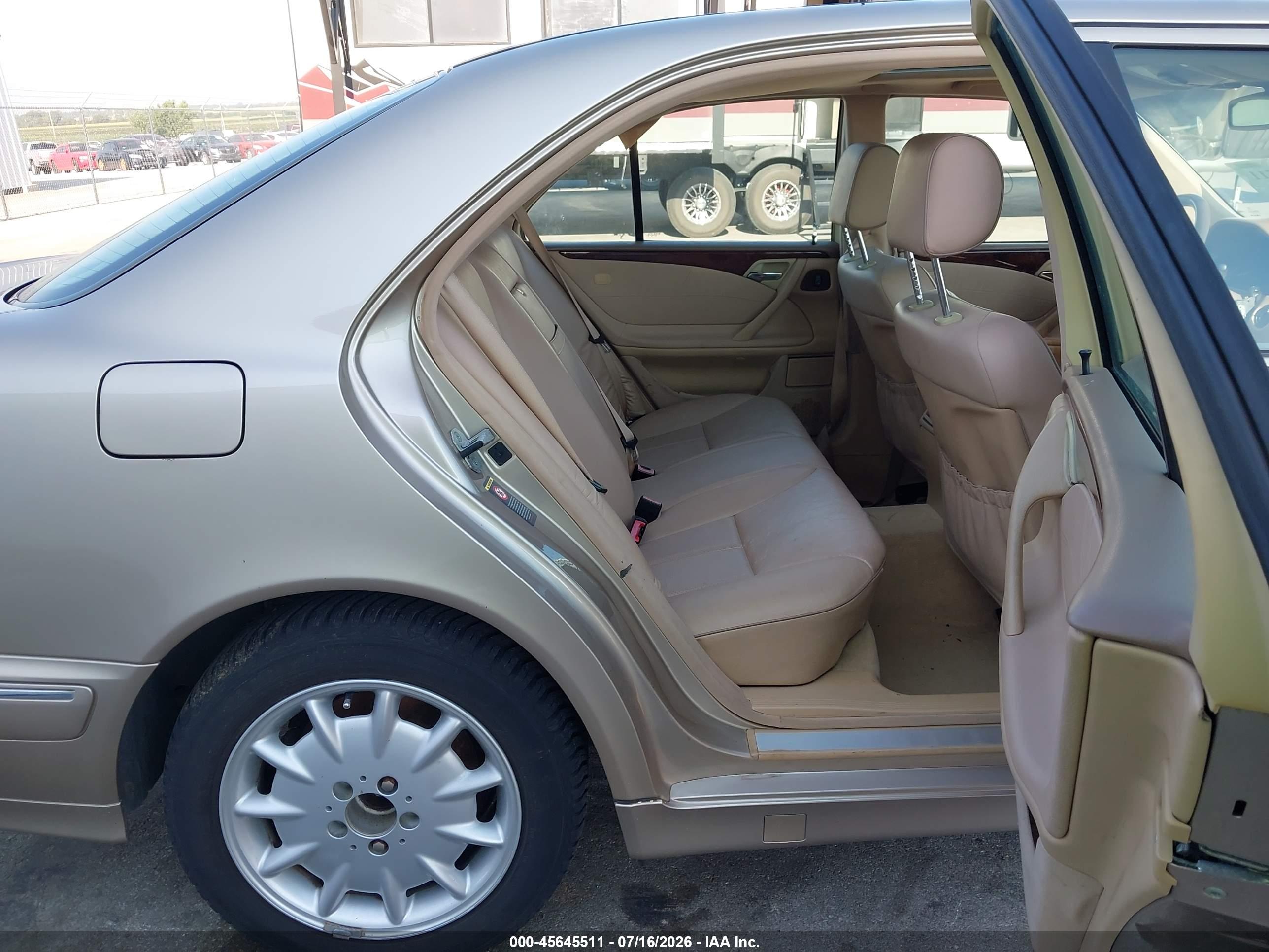 2000 MERCEDES-BENZ E 320 E320