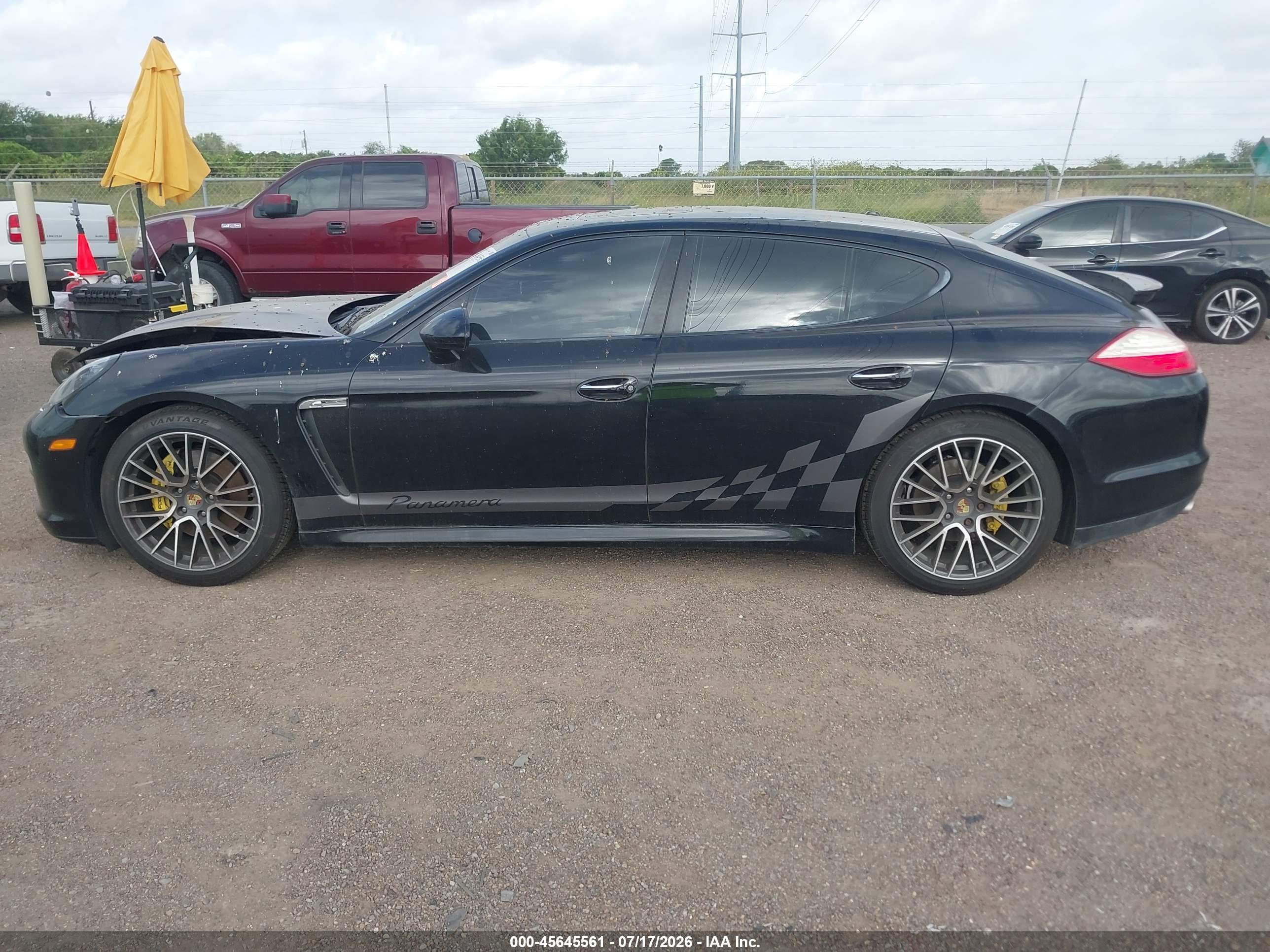 2011 PORSCHE PANAMERA 4