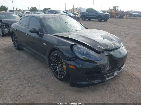 2011 PORSCHE PANAMERA 4