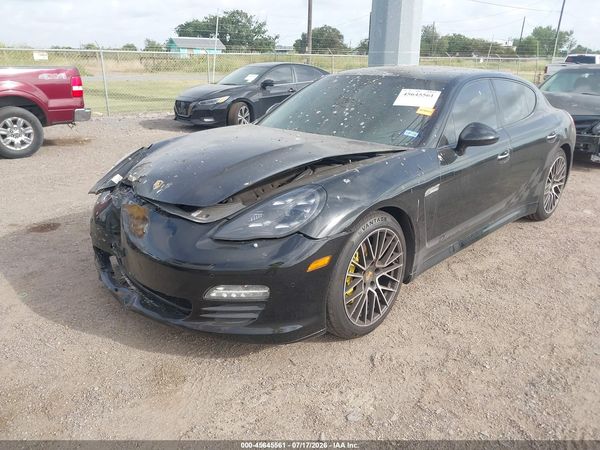 2011 PORSCHE PANAMERA 4