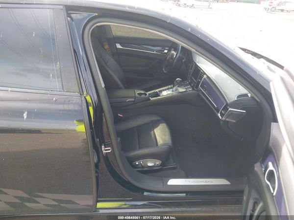 2011 PORSCHE PANAMERA 4