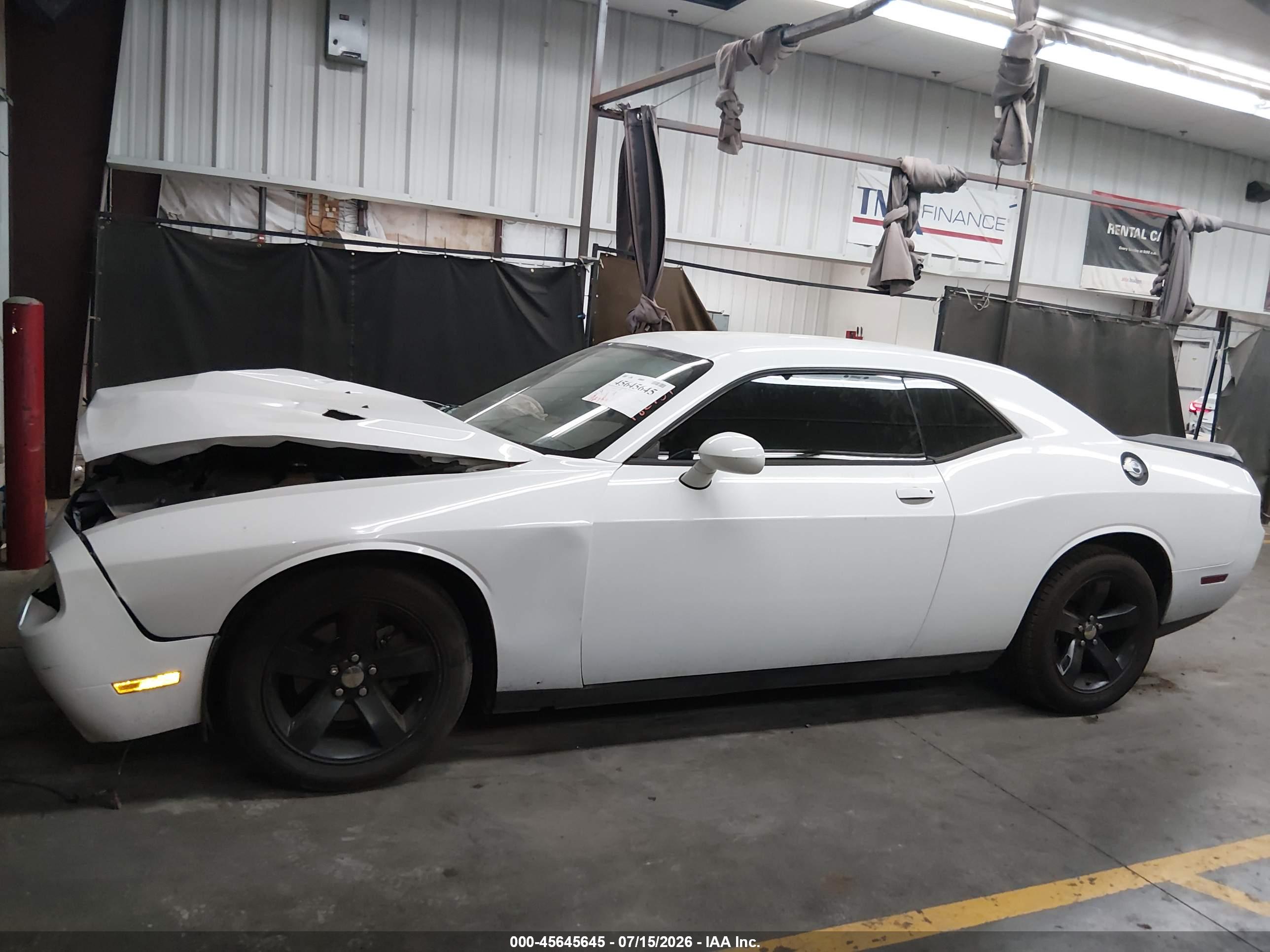2013 DODGE CHALLENGER SXT