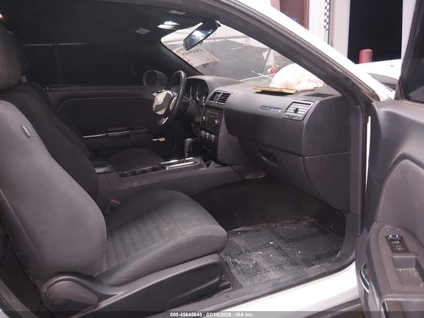 2013 DODGE CHALLENGER SXT