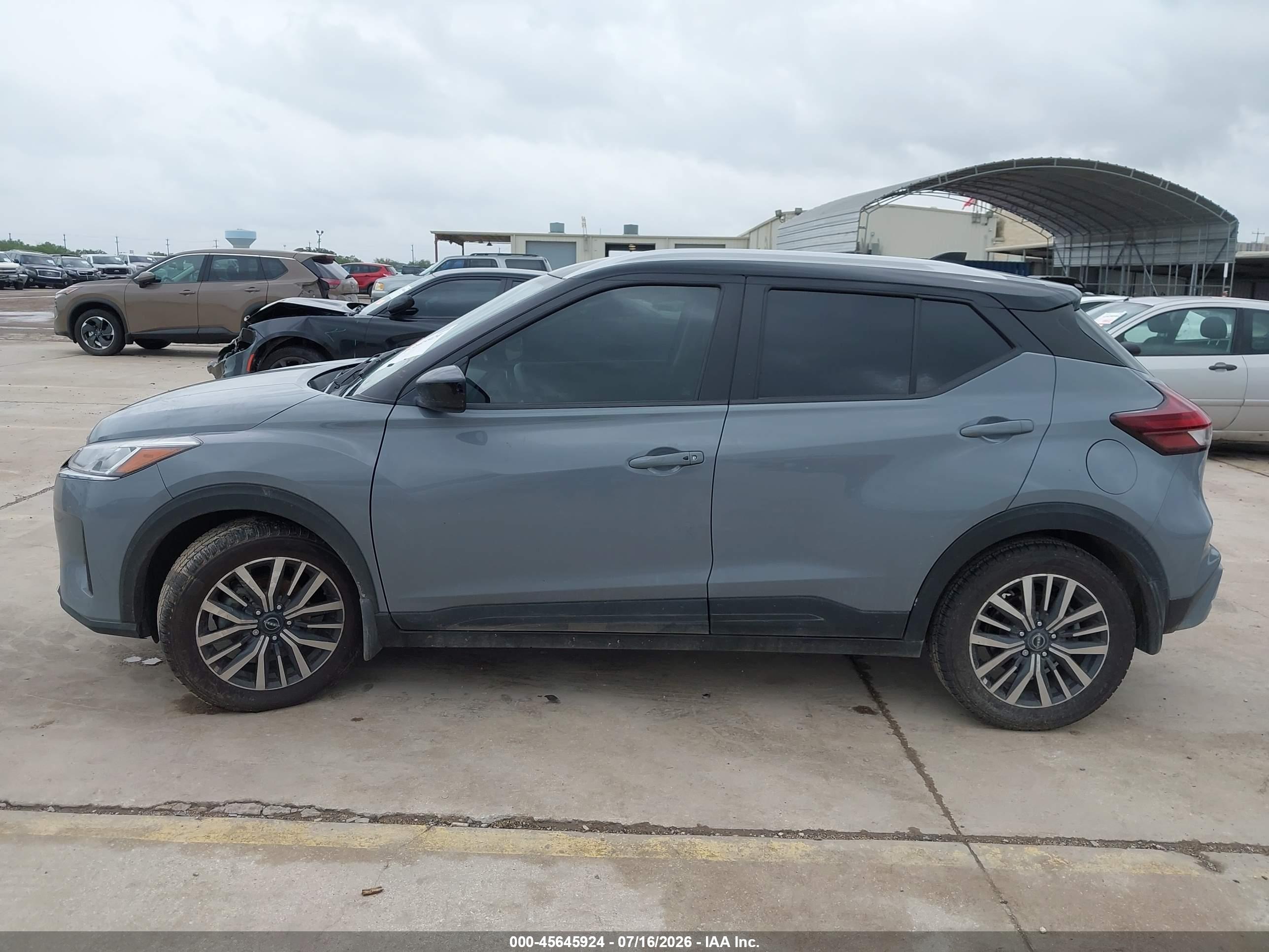 2024 NISSAN KICKS SV XTRONIC CVT