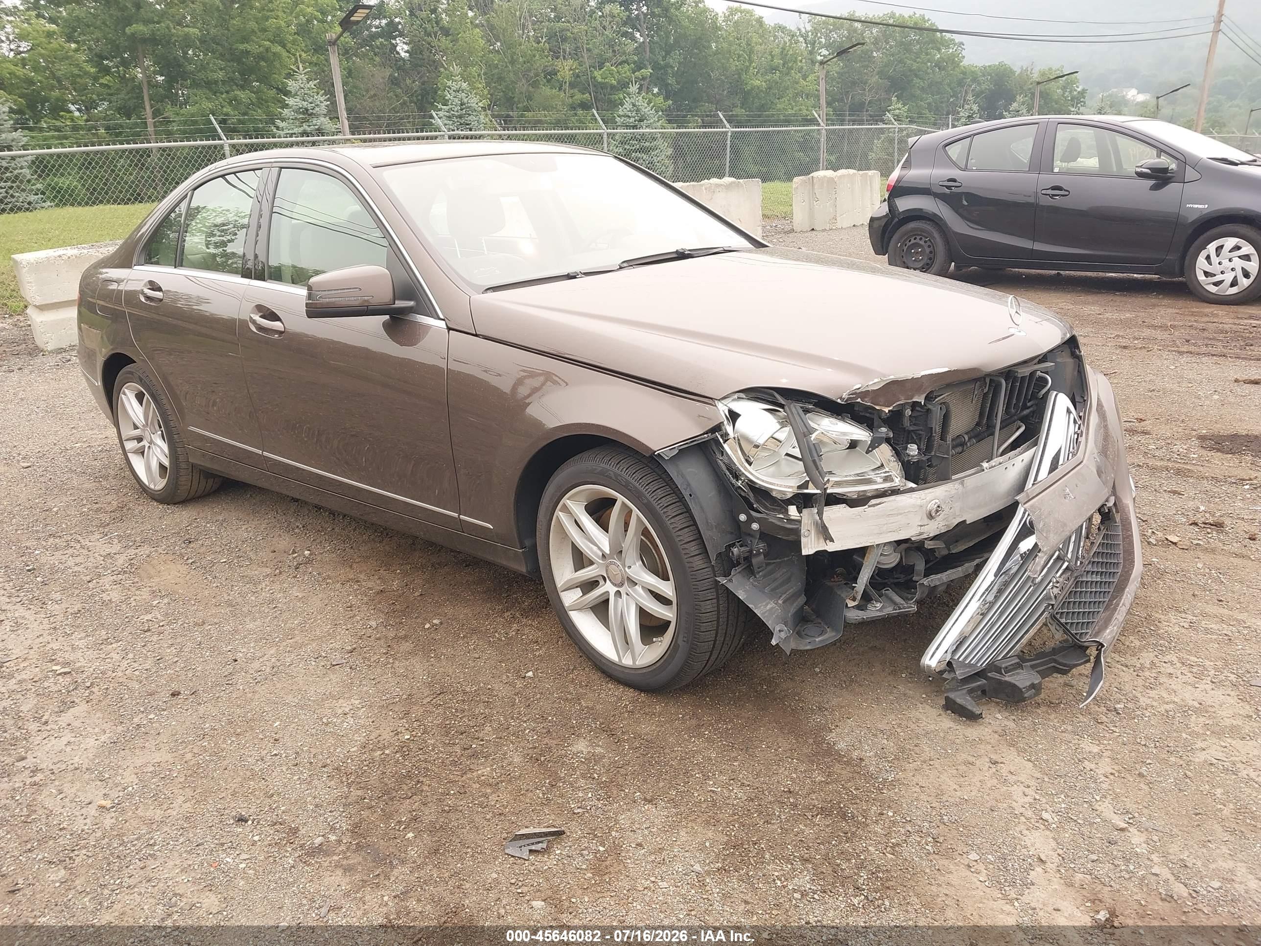 2013 MERCEDES-BENZ C 300 LUXURY 4MATIC