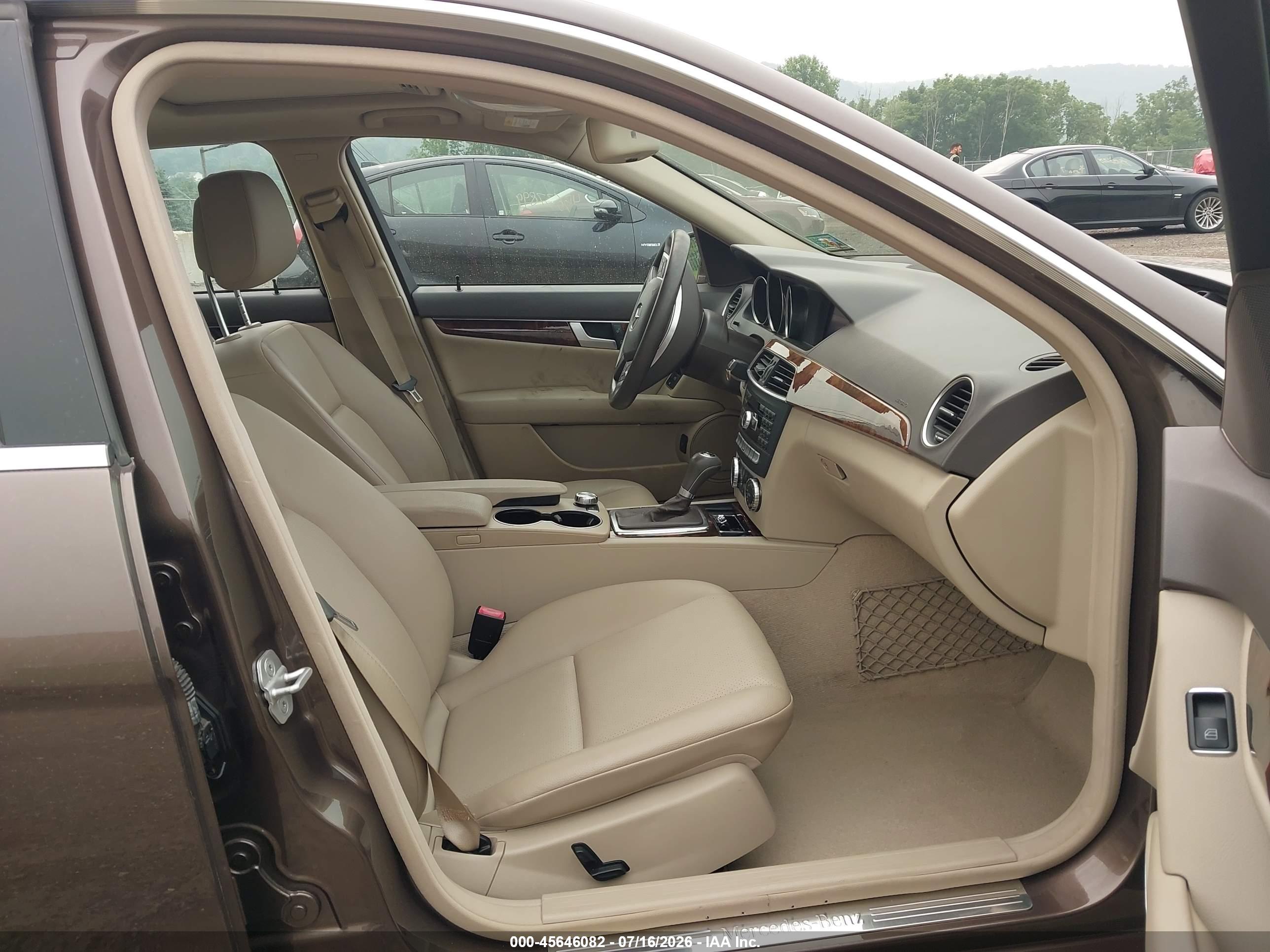 2013 MERCEDES-BENZ C 300 LUXURY 4MATIC