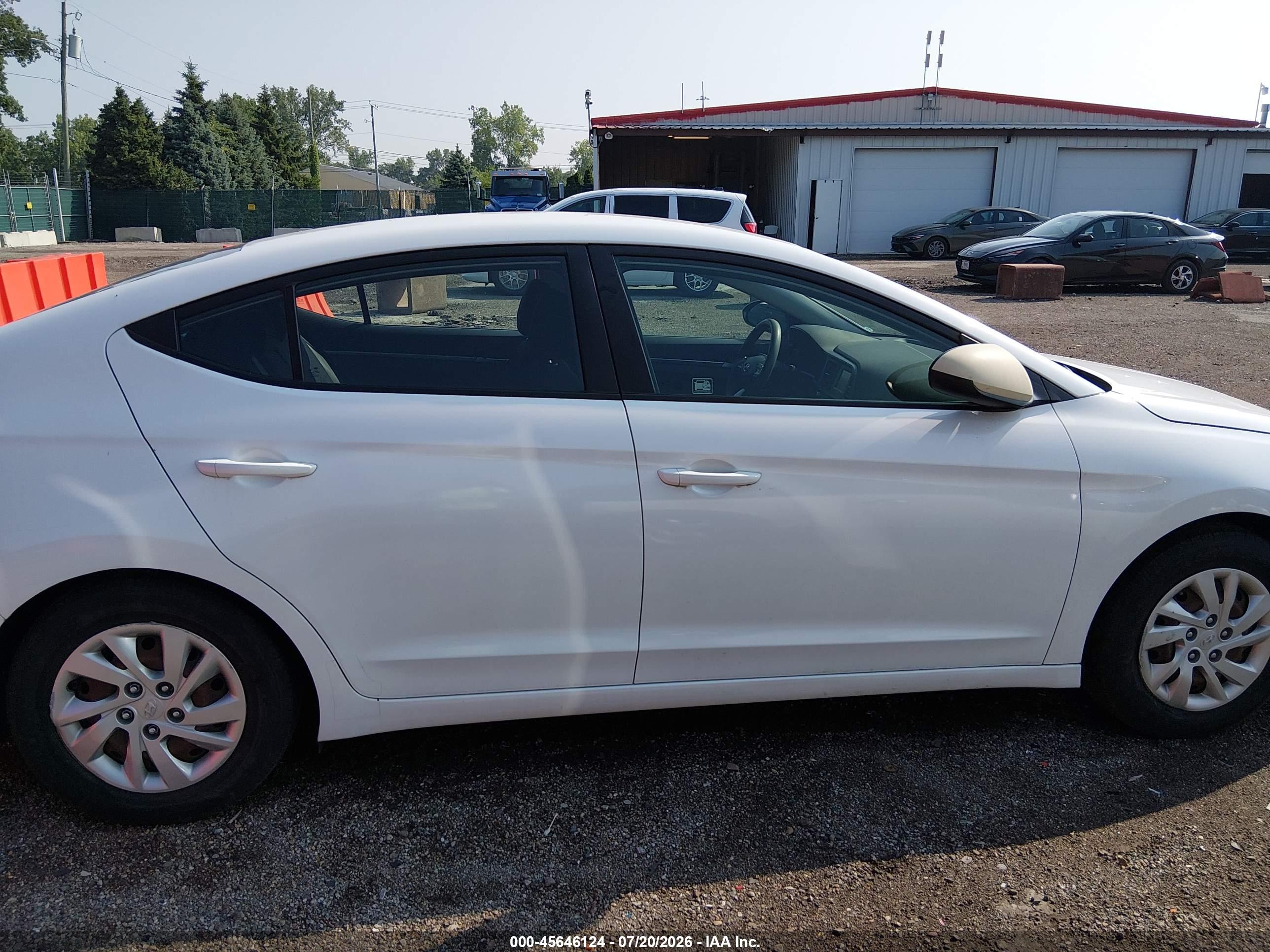 2019 HYUNDAI ELANTRA SE