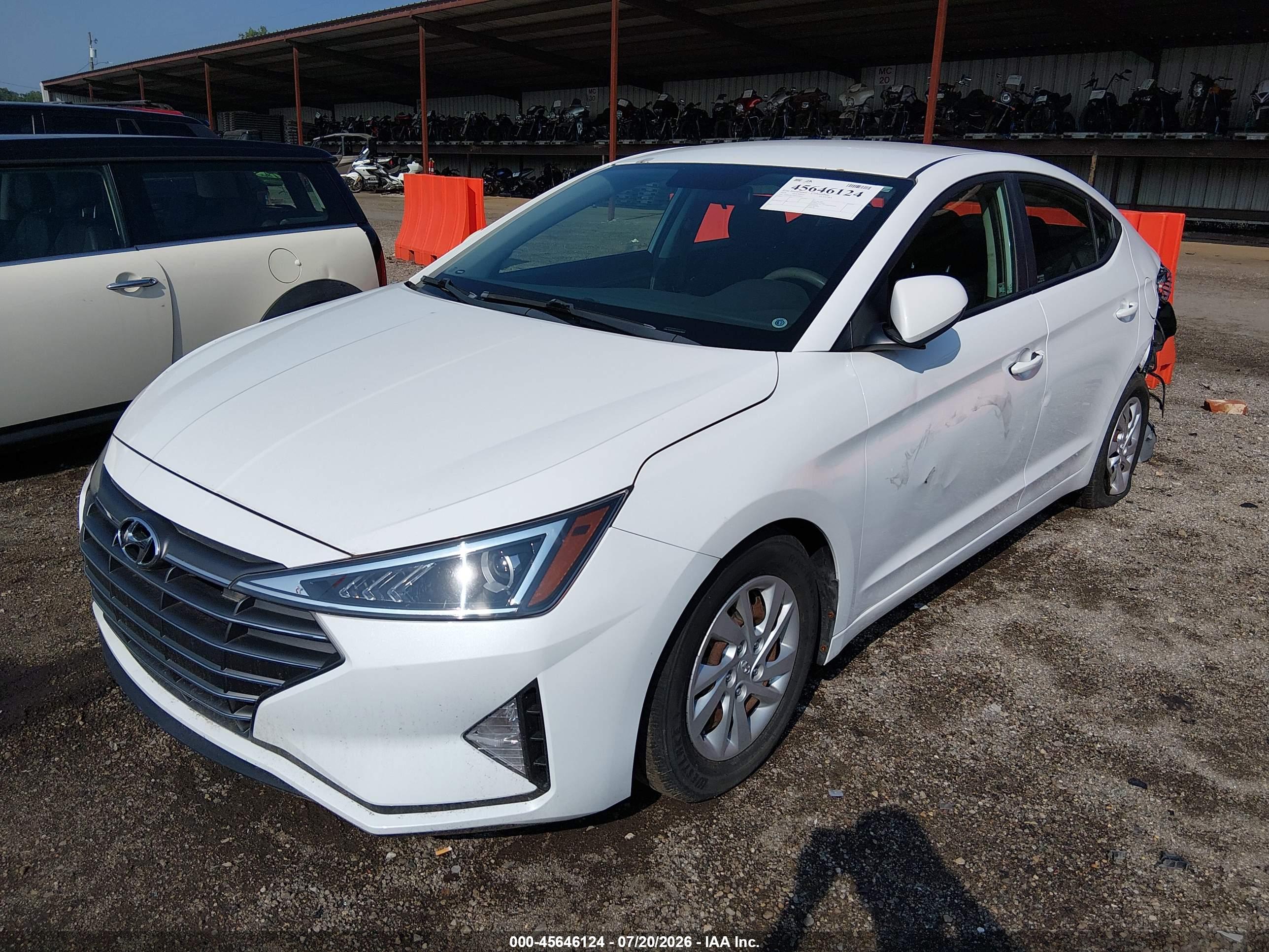 2019 HYUNDAI ELANTRA SE