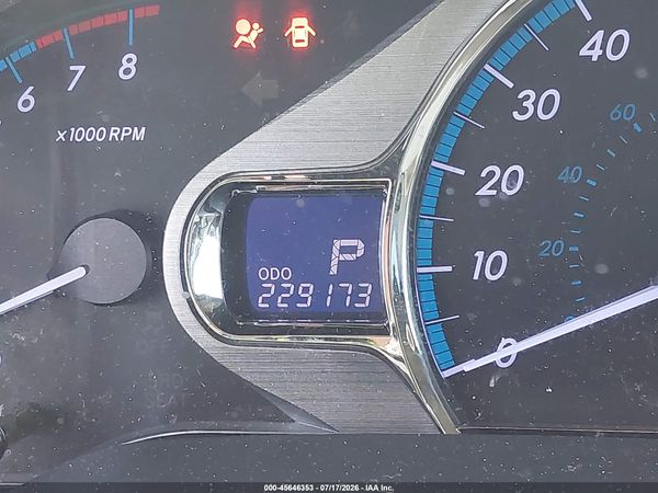 2012 TOYOTA SIENNA XLE V6 8 PASSENGER