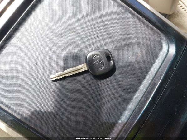 2012 TOYOTA SIENNA XLE V6 8 PASSENGER