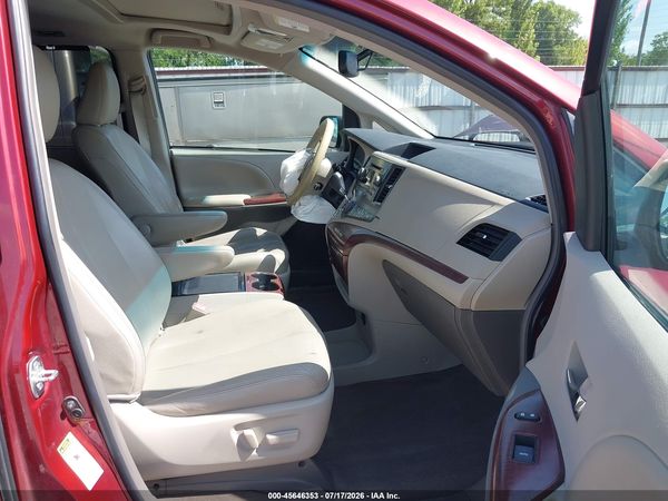 2012 TOYOTA SIENNA XLE V6 8 PASSENGER
