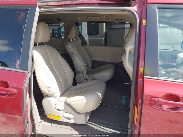 2012 TOYOTA SIENNA XLE V6 8 PASSENGER