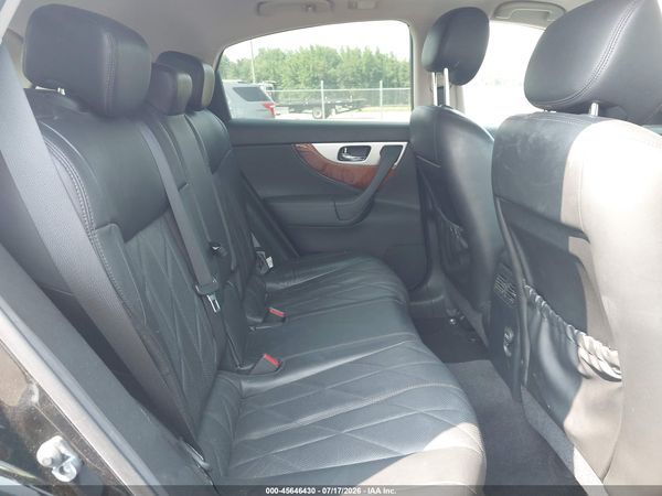 2016 INFINITI QX70