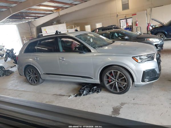 2022 AUDI SQ7
