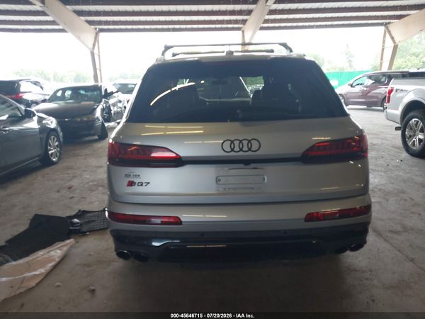 2022 AUDI SQ7