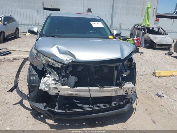 2019 TOYOTA HIGHLANDER LE