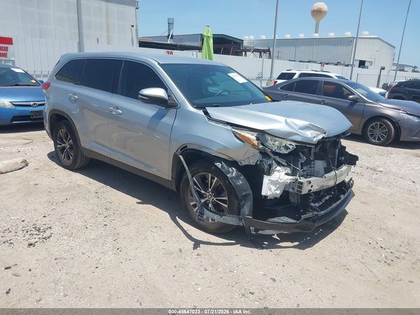 2019 TOYOTA HIGHLANDER LE