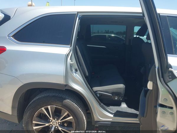 2019 TOYOTA HIGHLANDER LE