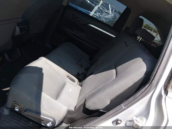 2019 TOYOTA HIGHLANDER LE