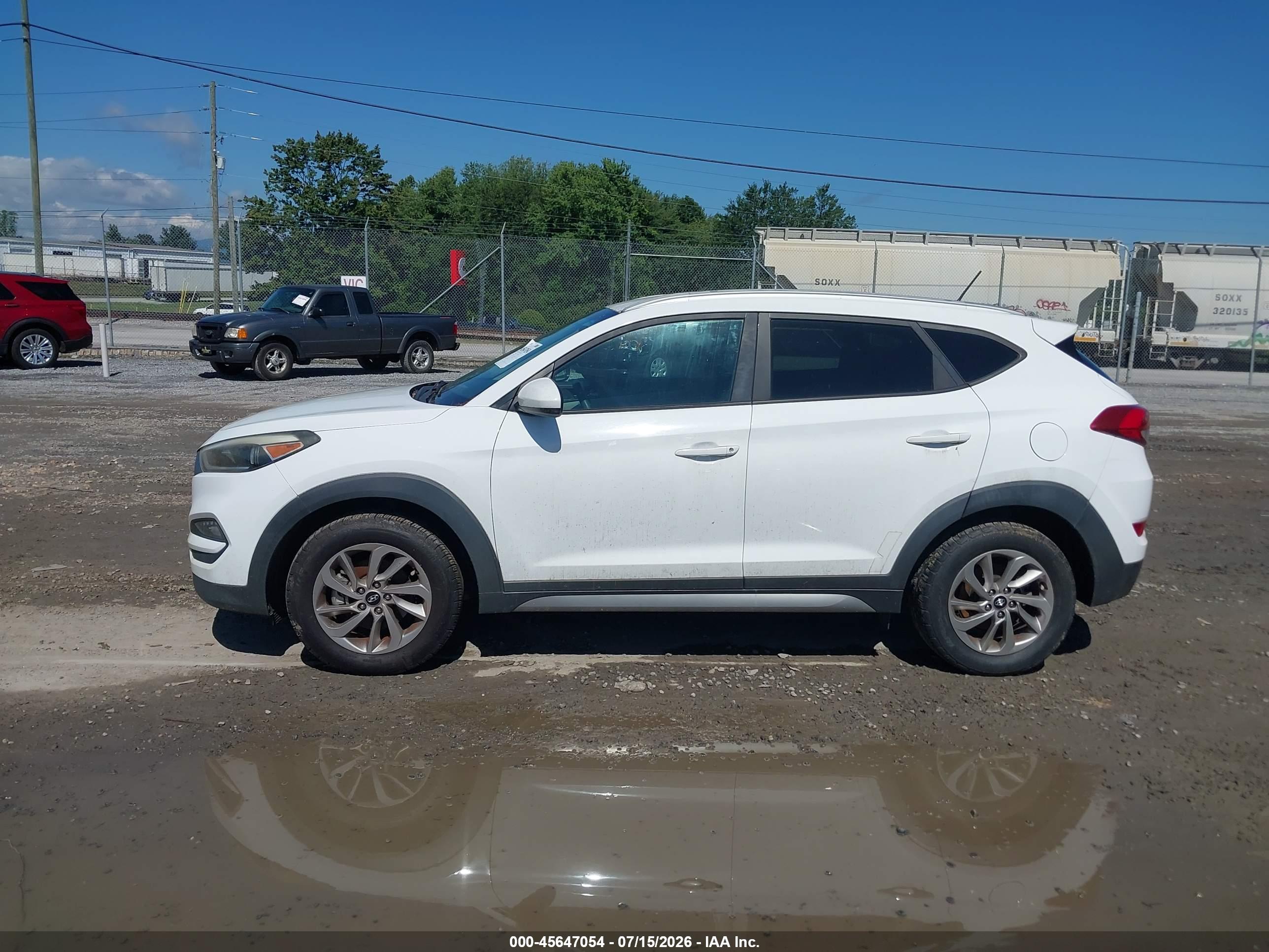 2017 HYUNDAI TUCSON SE