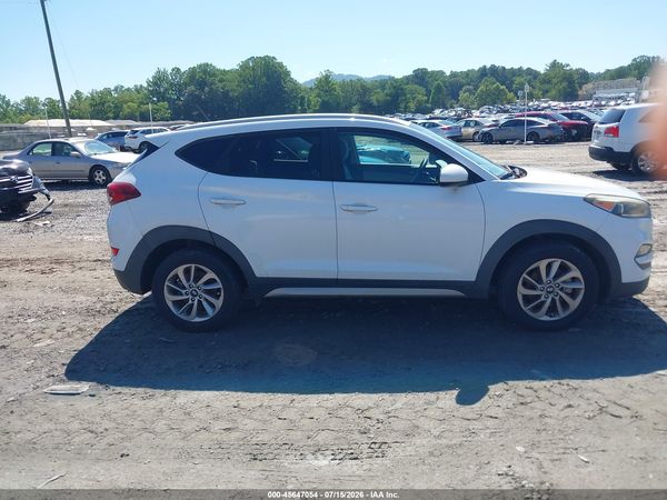 2017 HYUNDAI TUCSON SE
