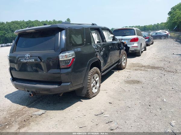 2023 TOYOTA 4RUNNER SR5 PREMIUM