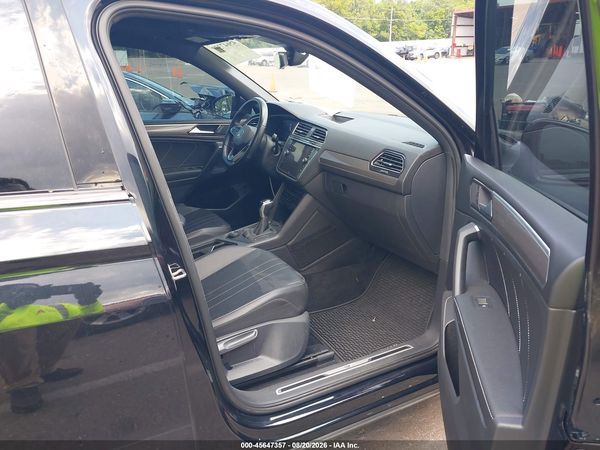 2022 VOLKSWAGEN TIGUAN 2.0T SE R-LINE BLACK — I5