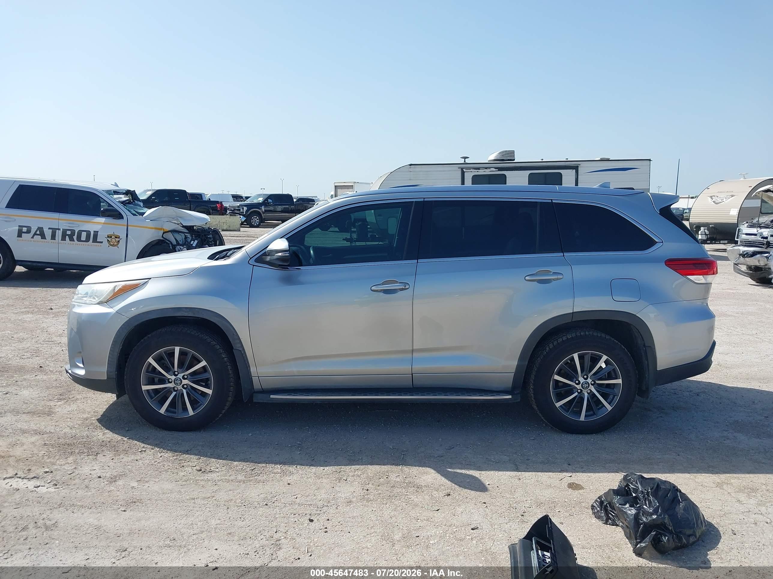 2018 TOYOTA HIGHLANDER XLE
