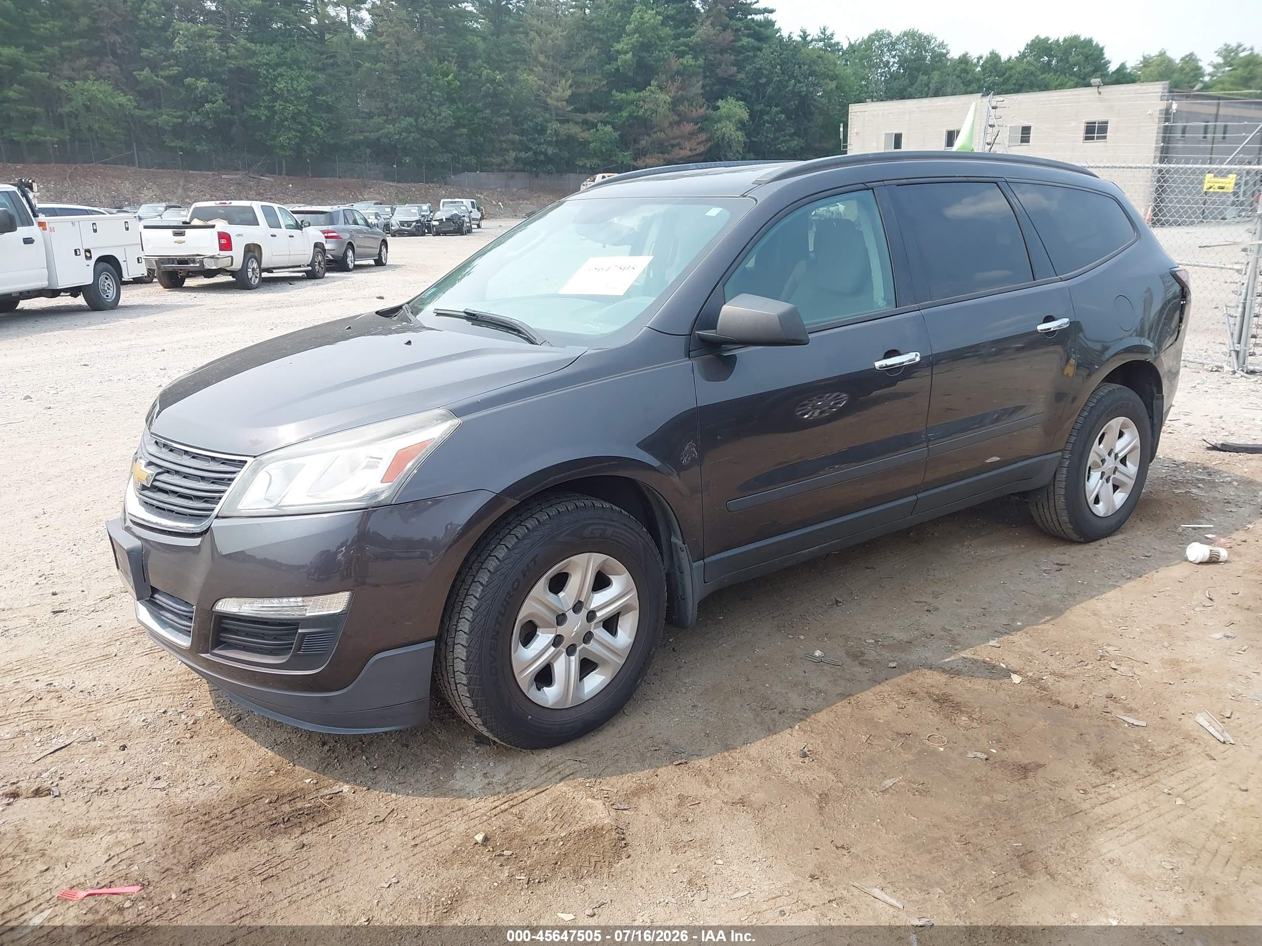 2015 CHEVROLET TRAVERSE LS — I2