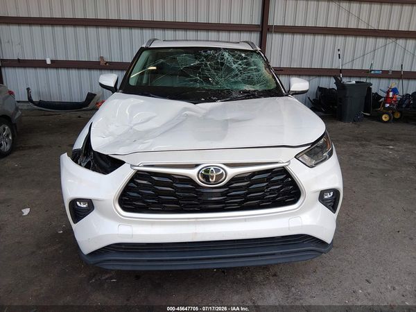 2022 TOYOTA HIGHLANDER XLE