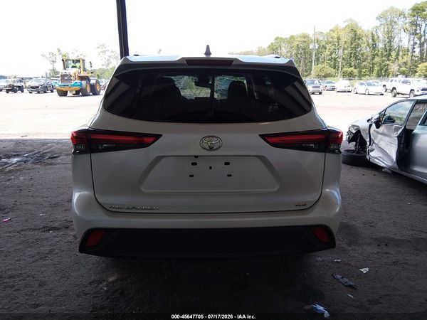 2022 TOYOTA HIGHLANDER XLE