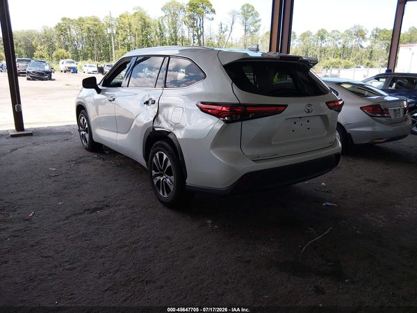 2022 TOYOTA HIGHLANDER XLE