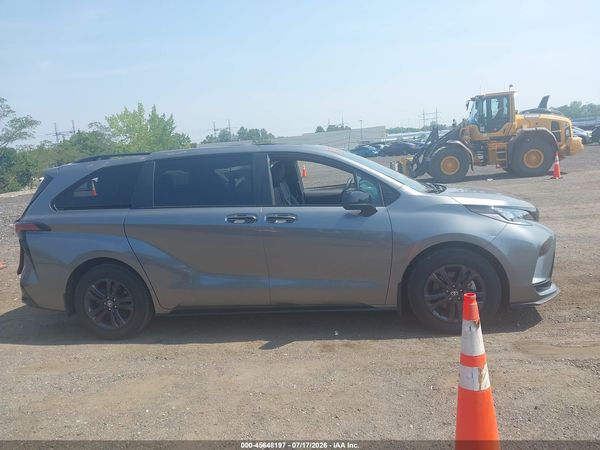 2026 TOYOTA SIENNA XSE