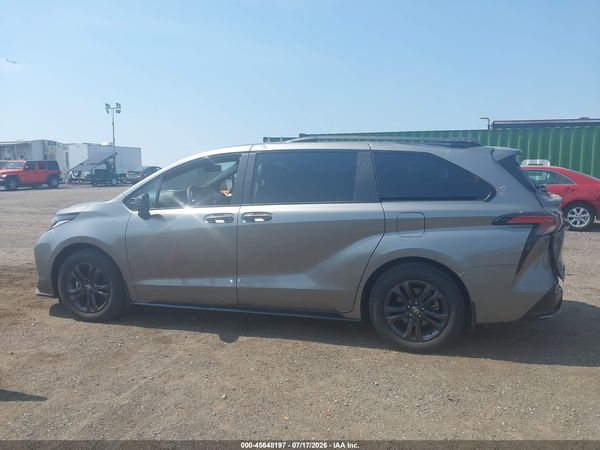 2026 TOYOTA SIENNA XSE