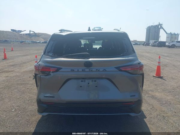2026 TOYOTA SIENNA XSE