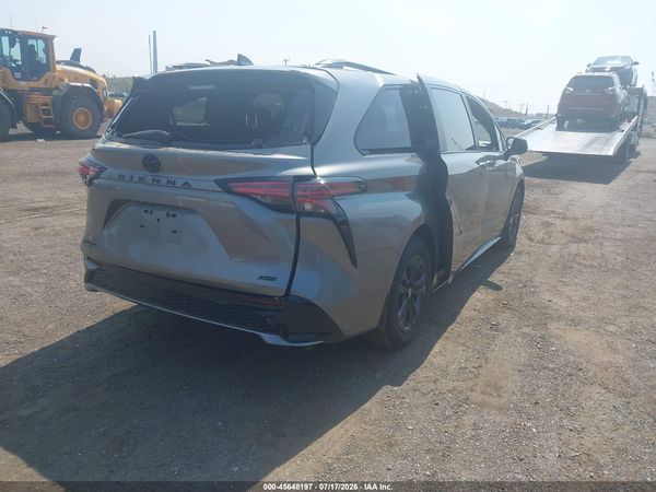 2026 TOYOTA SIENNA XSE