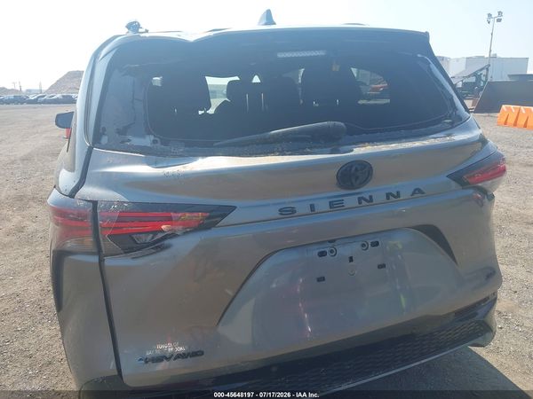 2026 TOYOTA SIENNA XSE