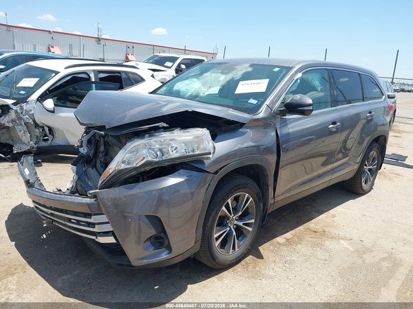2019 TOYOTA HIGHLANDER LE
