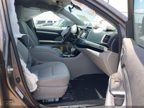 2019 TOYOTA HIGHLANDER LE