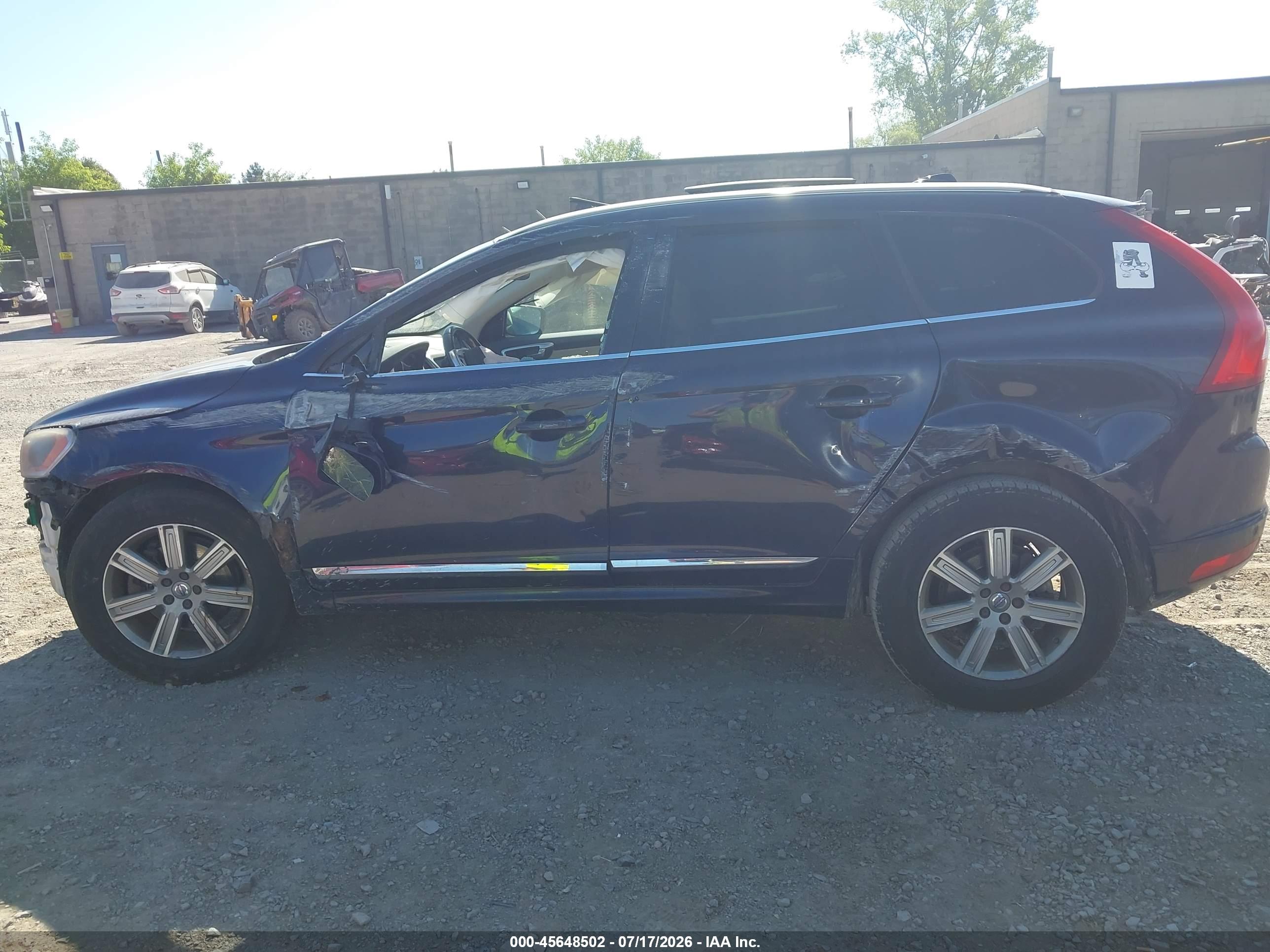 2016 VOLVO XC60