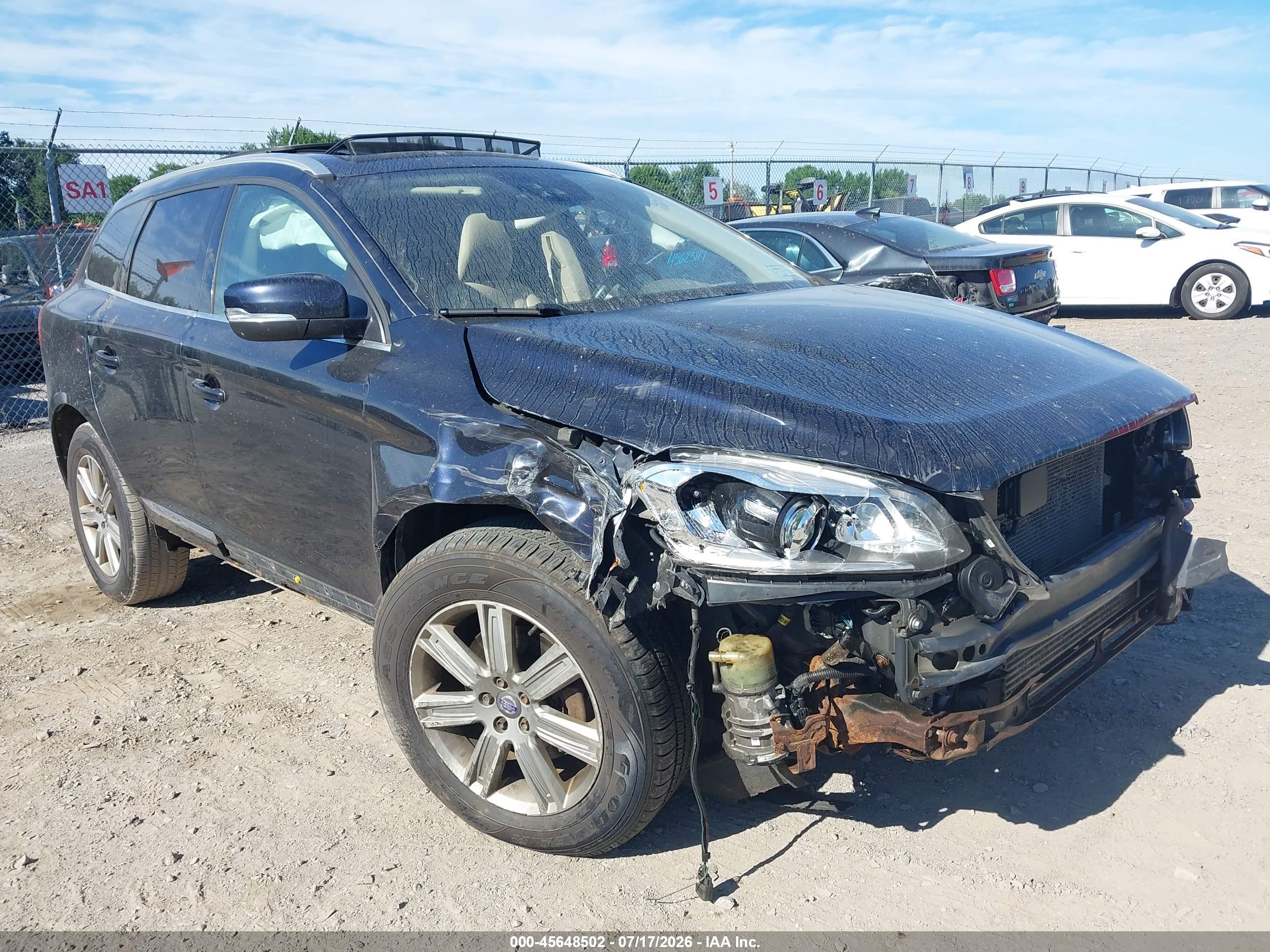 2016 VOLVO XC60