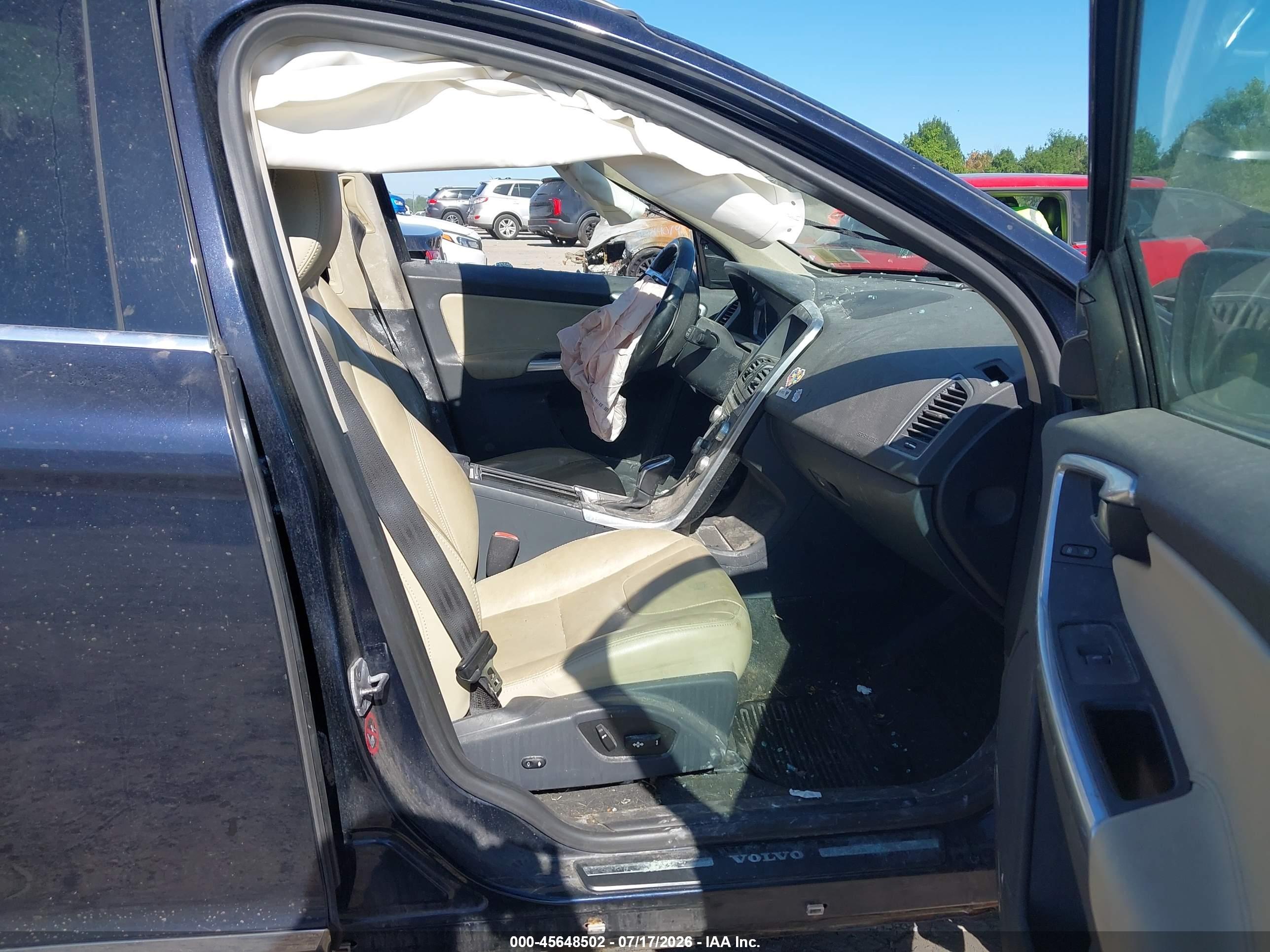 2016 VOLVO XC60