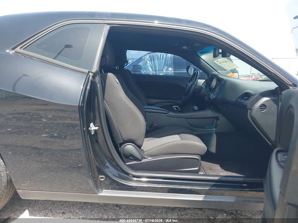 2018 DODGE CHALLENGER SXT