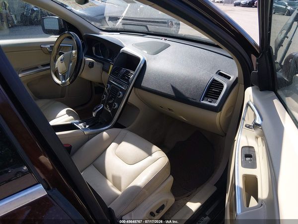 2016 VOLVO XC60 T5 PLATINUM