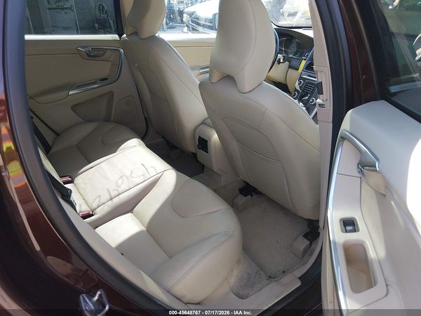 2016 VOLVO XC60 T5 PLATINUM