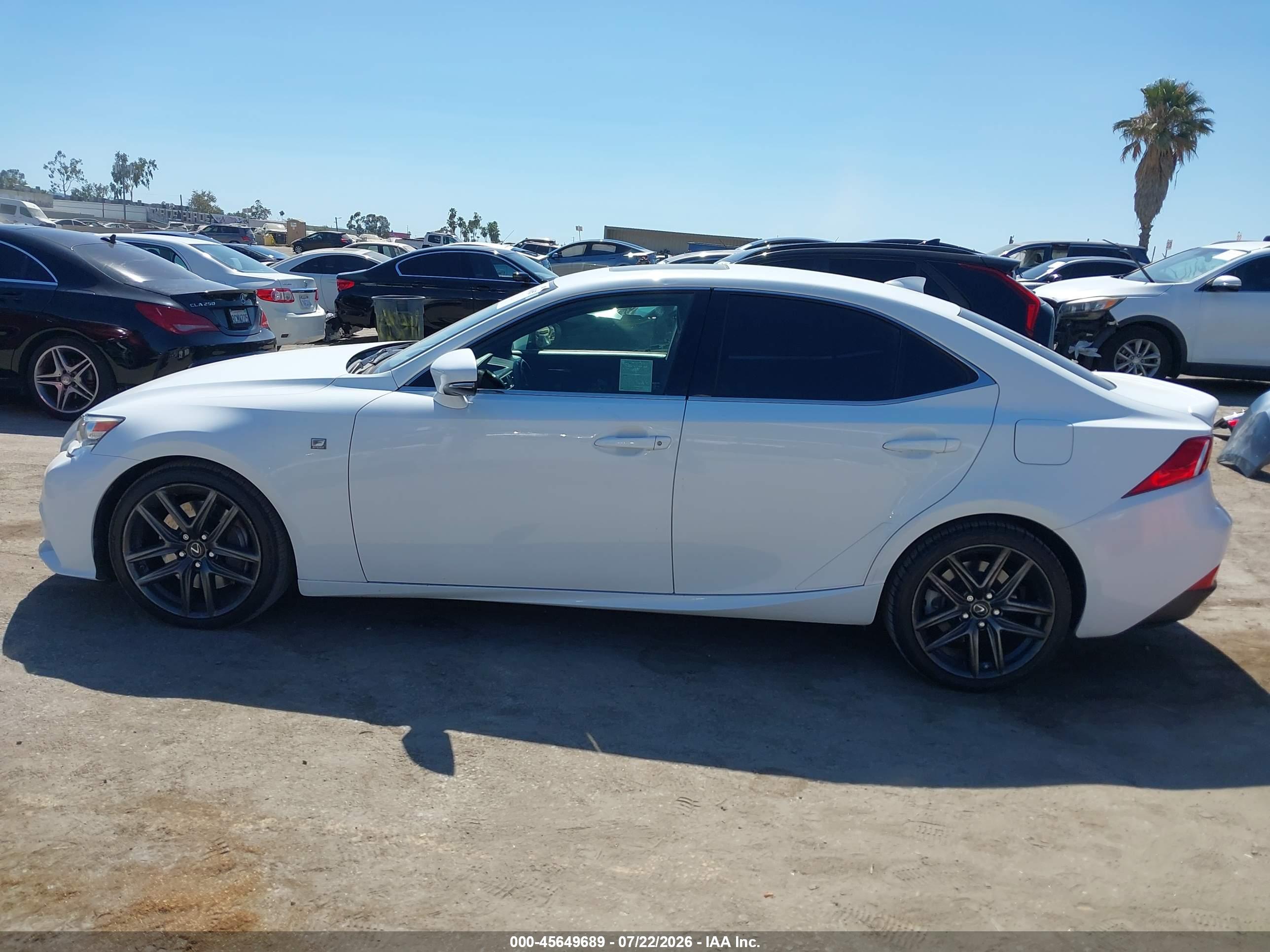 2016 LEXUS IS 200T